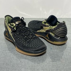 Air Jordan XXXII Low BG Black/Metallic Gold AA1257-021 Boys Trainer Sz 6.5Y New